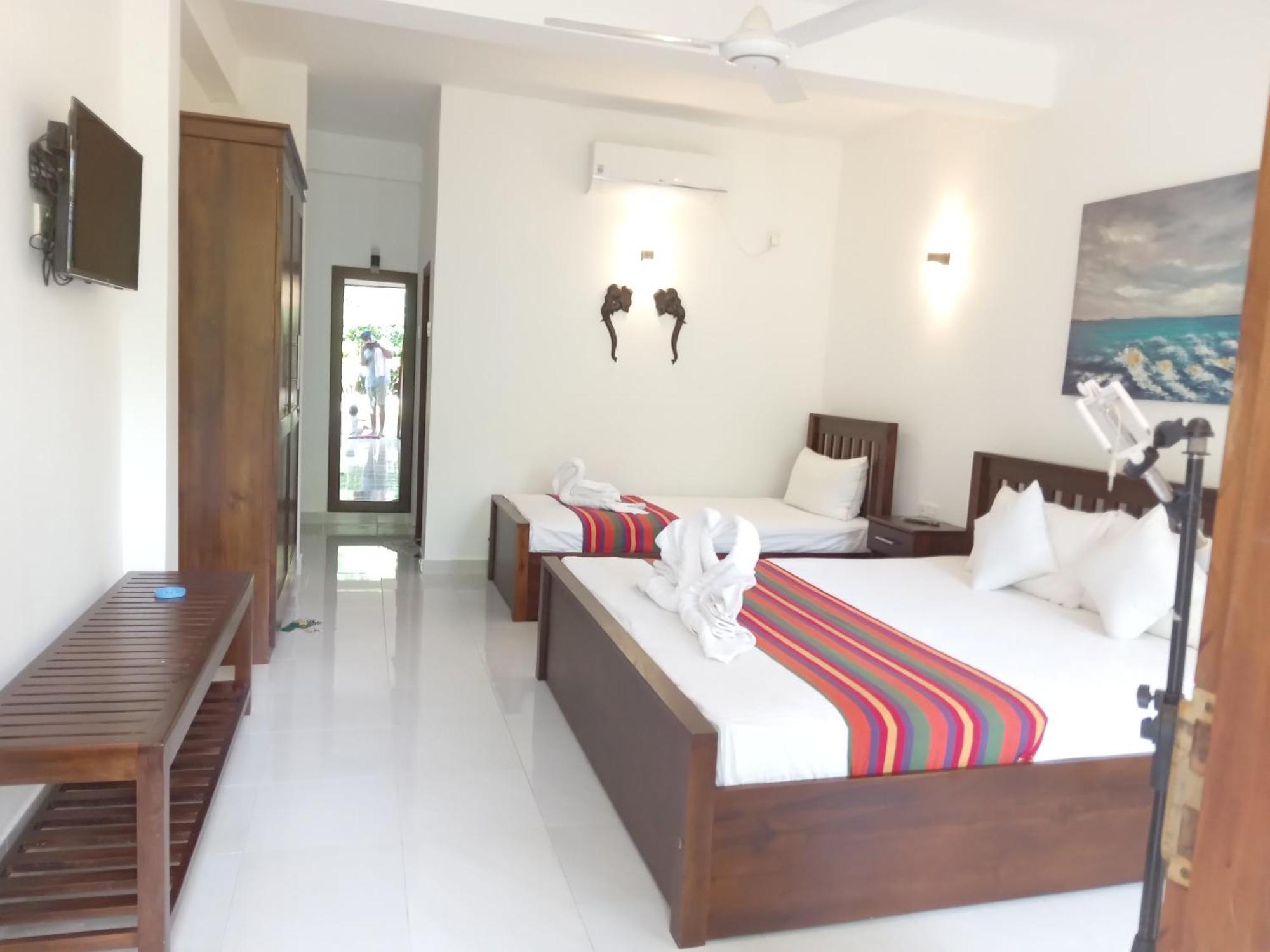 White Rose Safari Home Stay Udawalawe Esterno foto