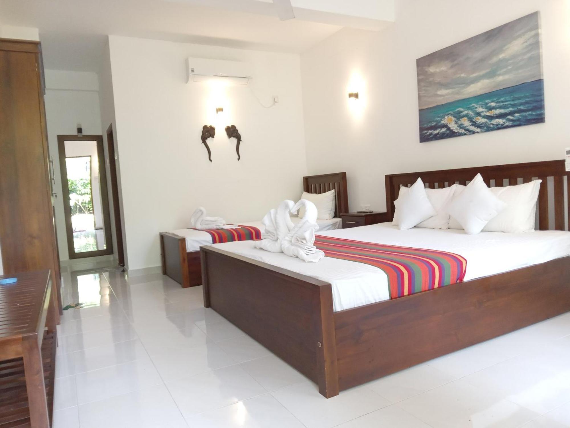White Rose Safari Home Stay Udawalawe Esterno foto