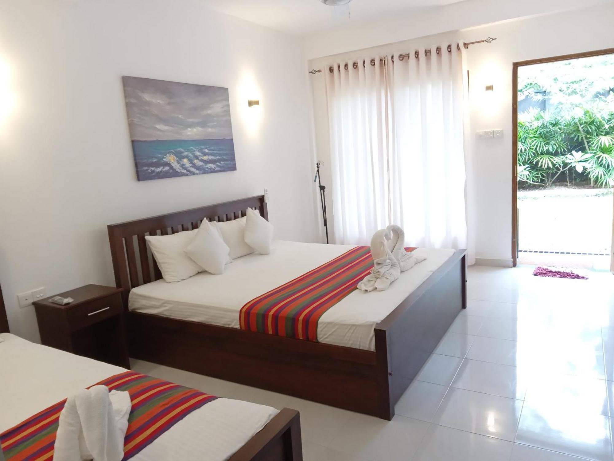 White Rose Safari Home Stay Udawalawe Esterno foto