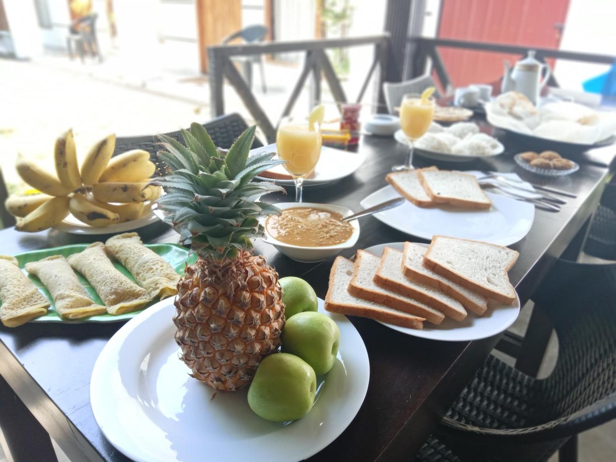 White Rose Safari Home Stay Udawalawe Esterno foto